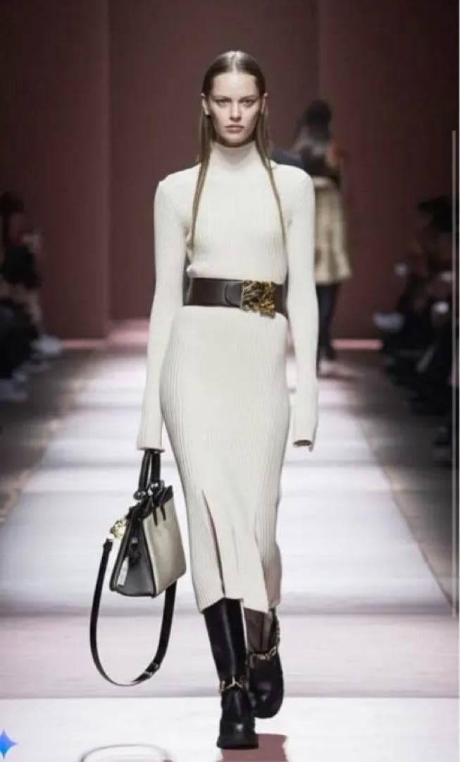 美品✨LOEWE ベルト タッセルモチーフ ブラック レザー 70 幅広タイプ