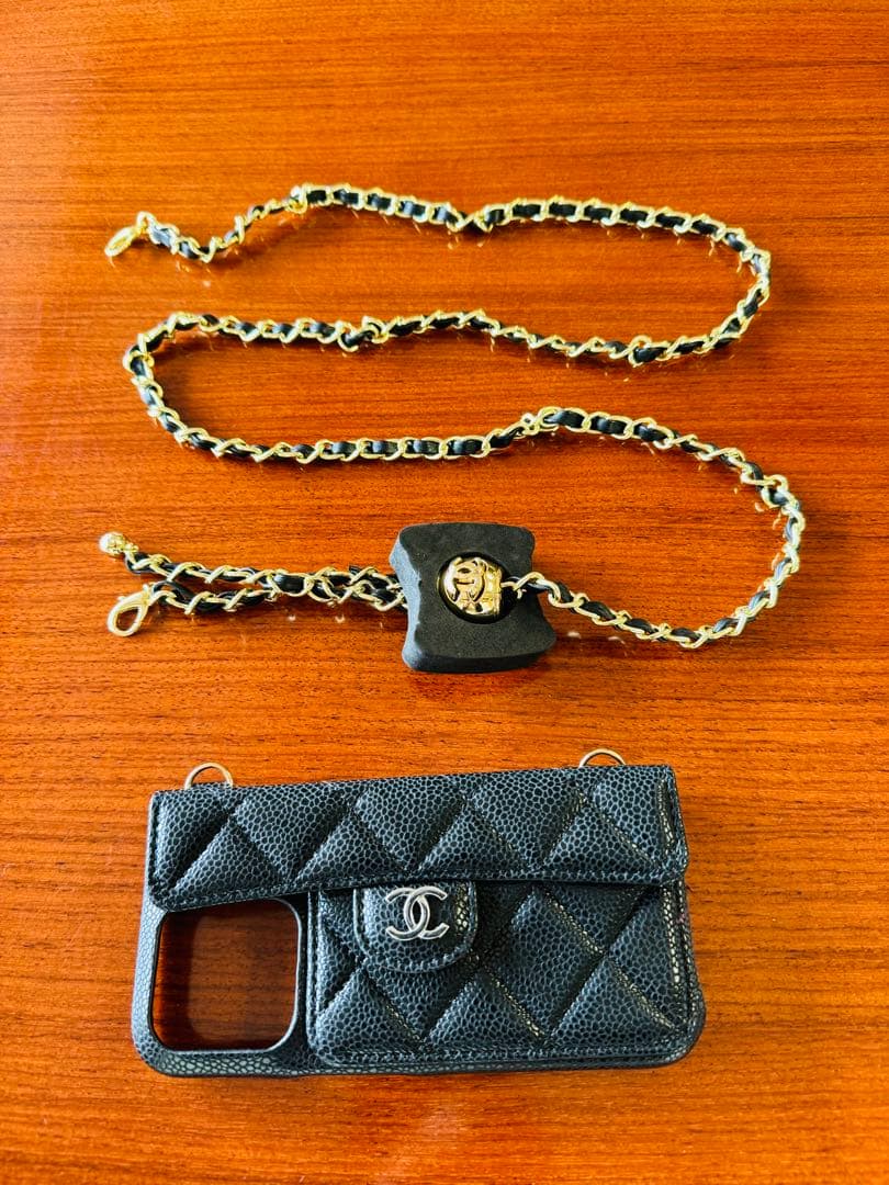 iPhone15pro ケース チェーン