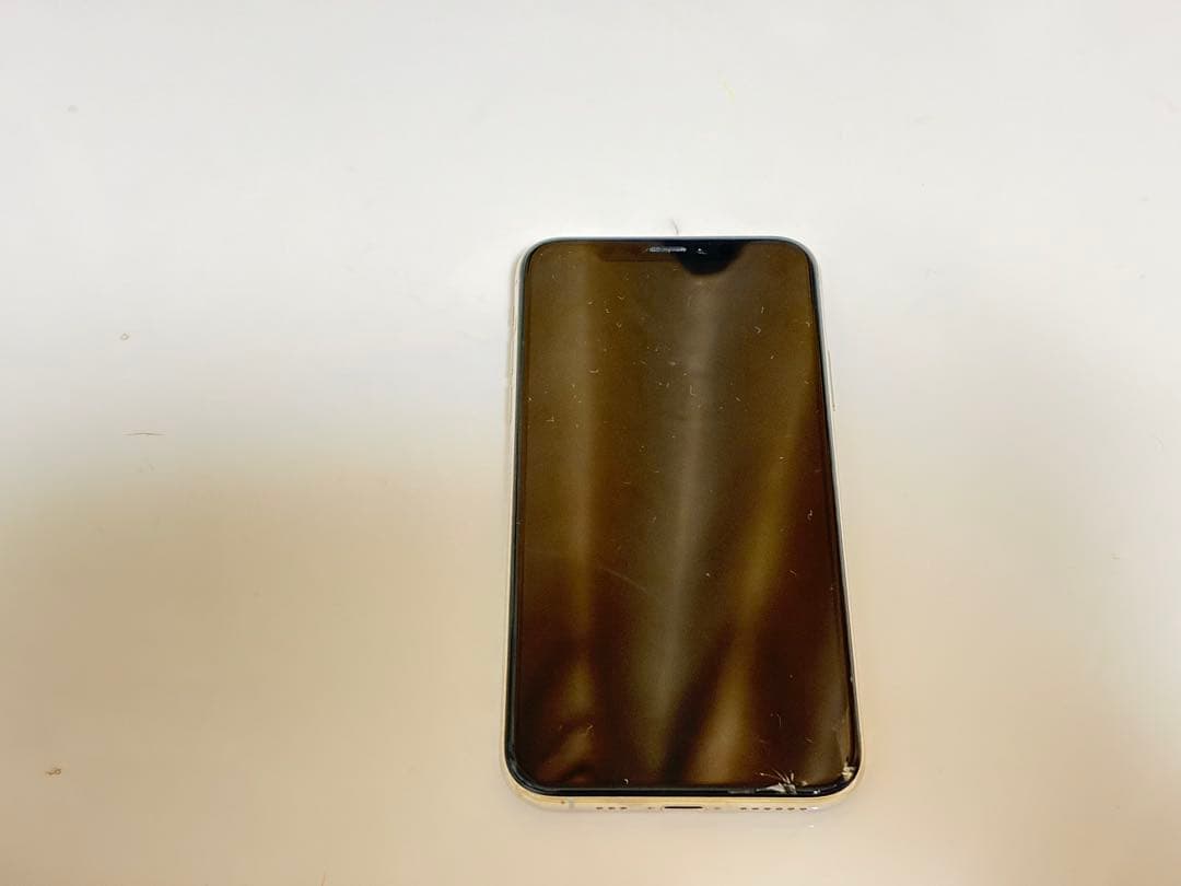 津*田様 Apple iPhone XS シルバー 画面傷あり