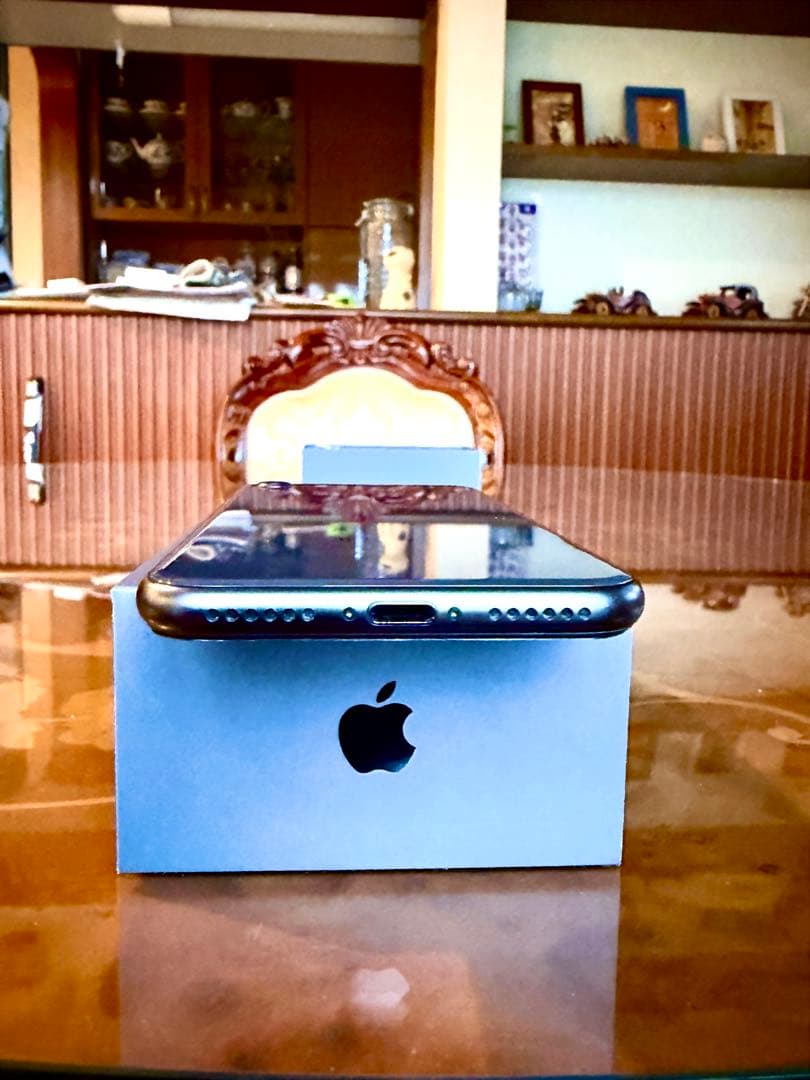 iPhone 8 64GB スペースグレーSIM フリー