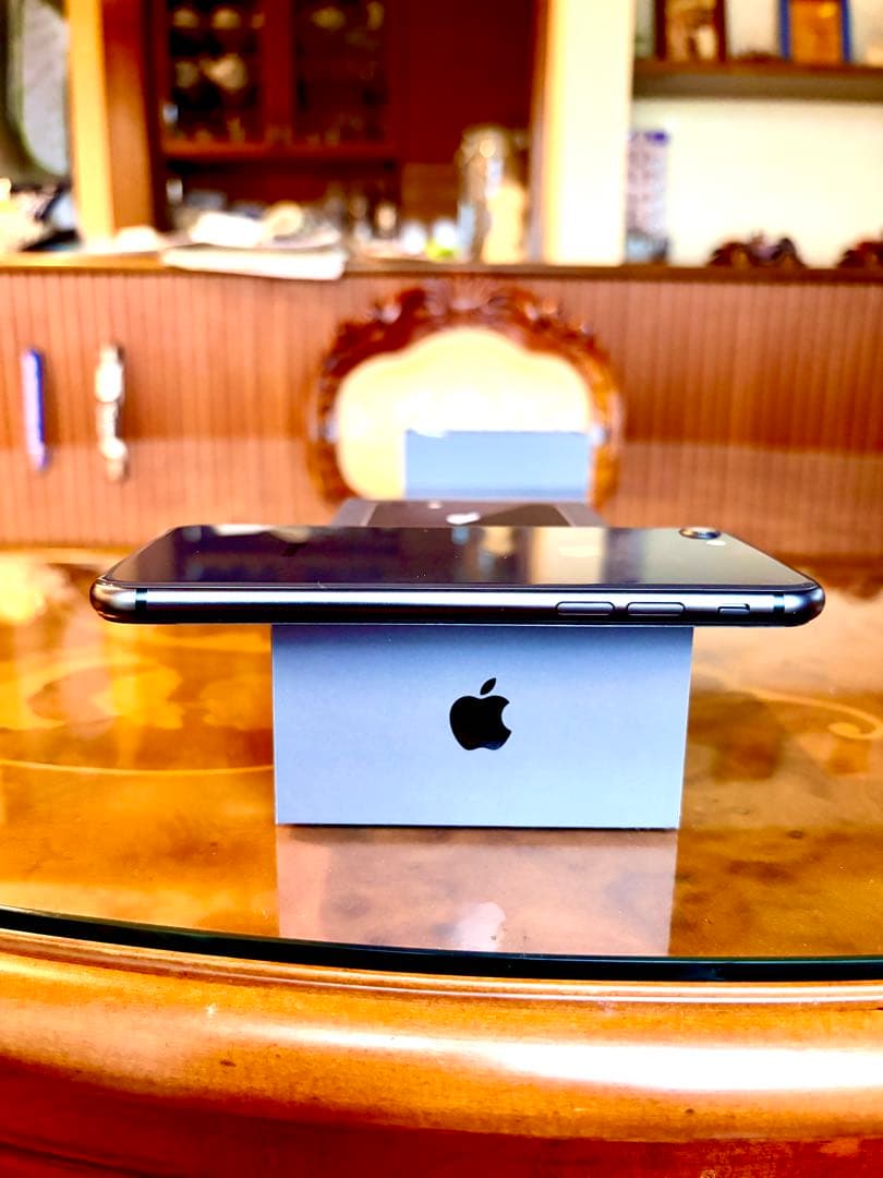 iPhone 8 64GB スペースグレーSIM フリー