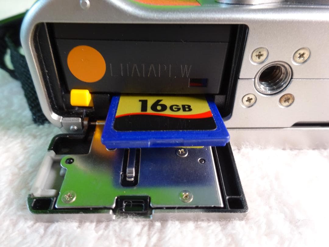 Fujifilm X-A3 ミラーレスカメラ シルバー/レッド　動作品