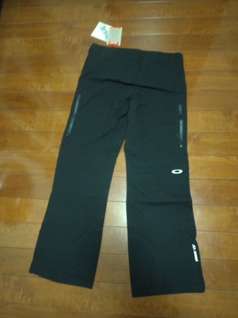 新品 OAKLEY M 上下セット　スノーシェル　スキー スノーボード ウエア