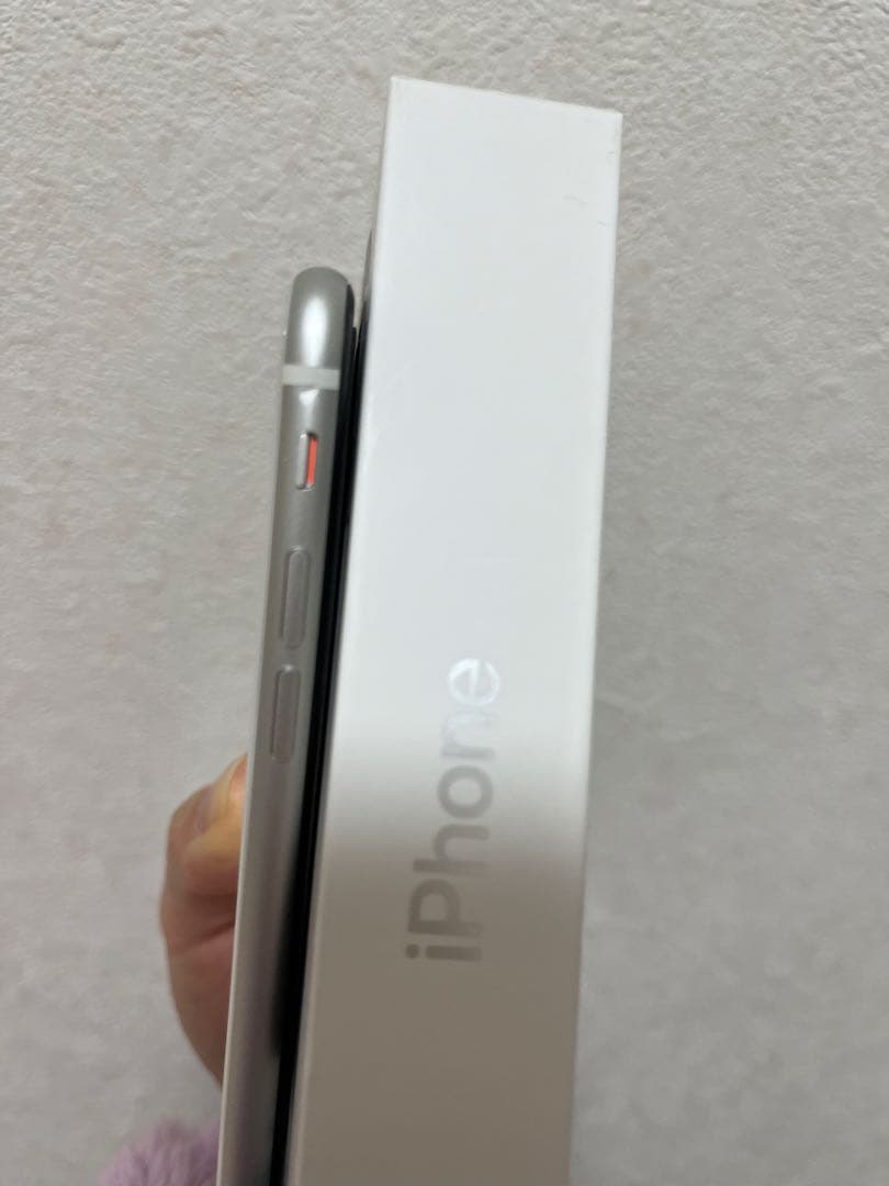 Apple iPhone SE (第2世代) ホワイト 本体【バッテリー92%】