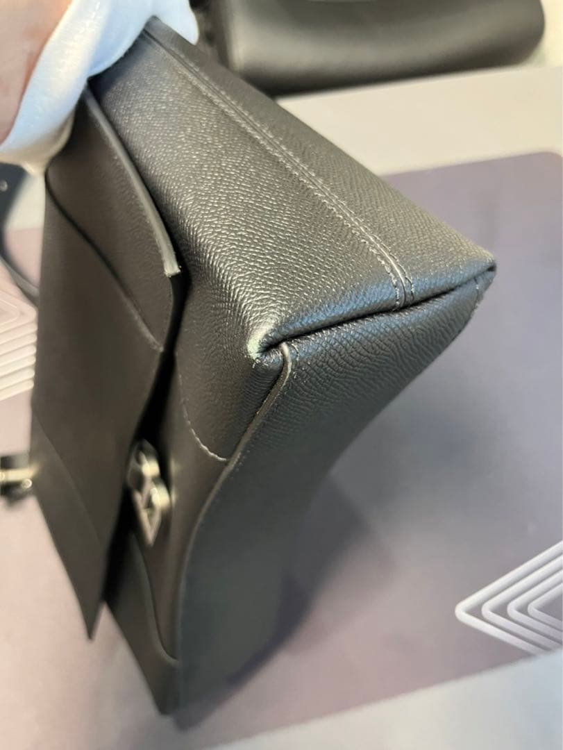 バレンシアガ　downtown メッセンジャー　24SS バッグ