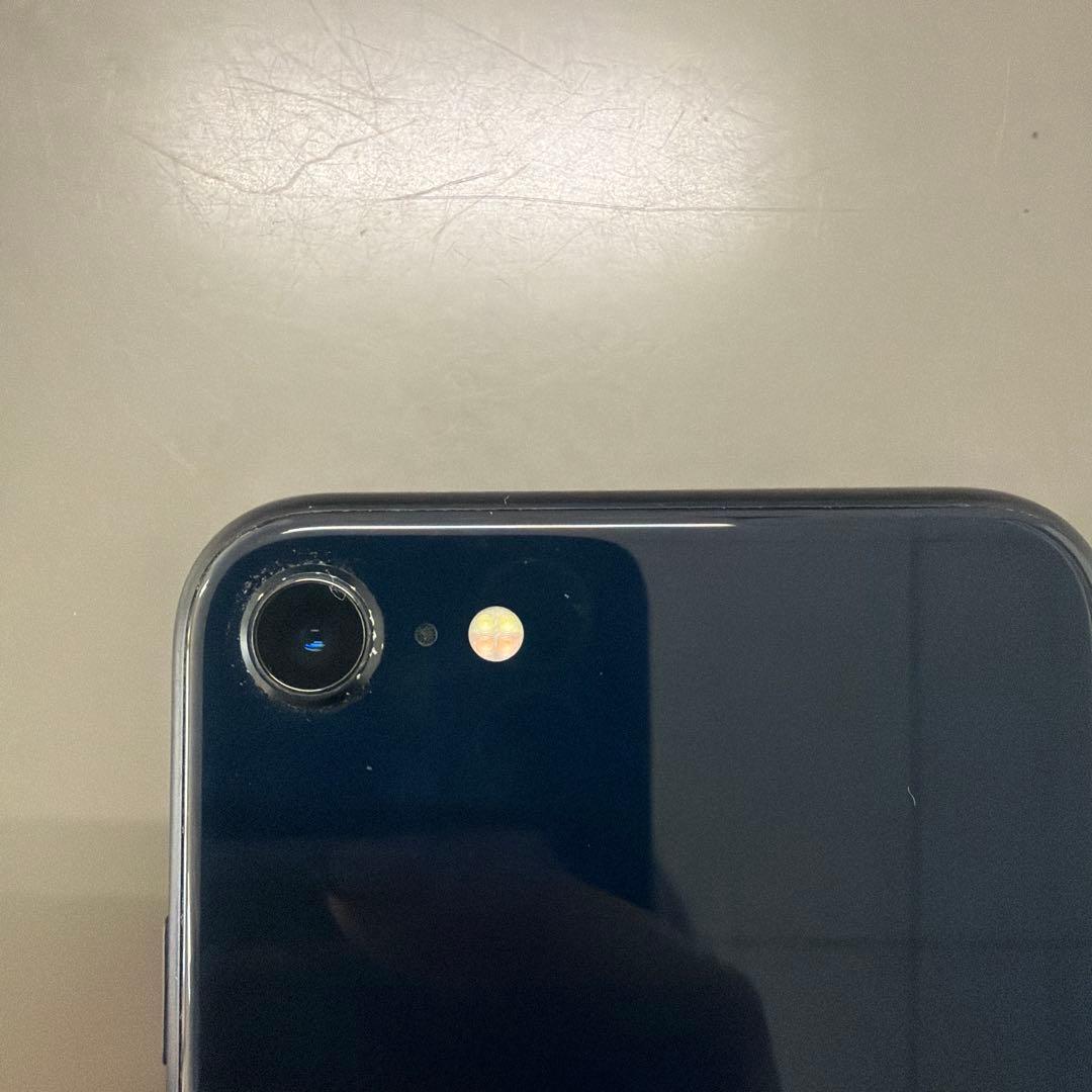 【じじじい】Apple iPhone SE (第3世代) ブラック 本体