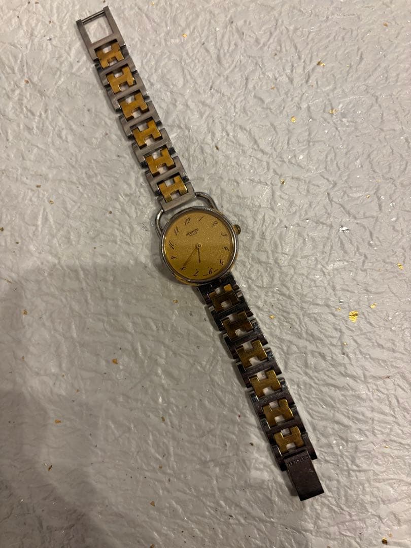 エルメスのアナログ腕時計