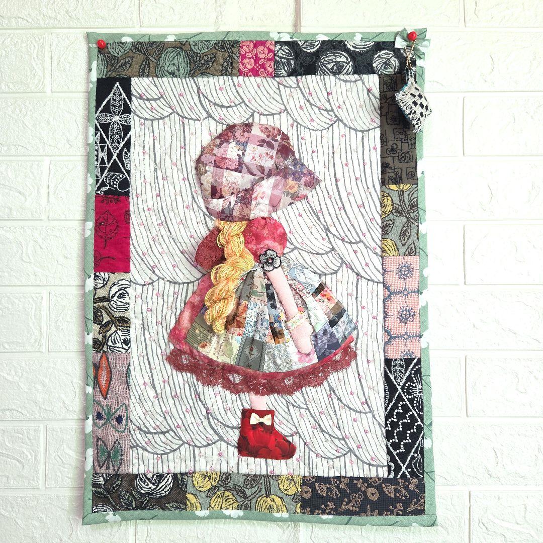 ハンドメイド　パッチワーク　スーちゃんタペストリー