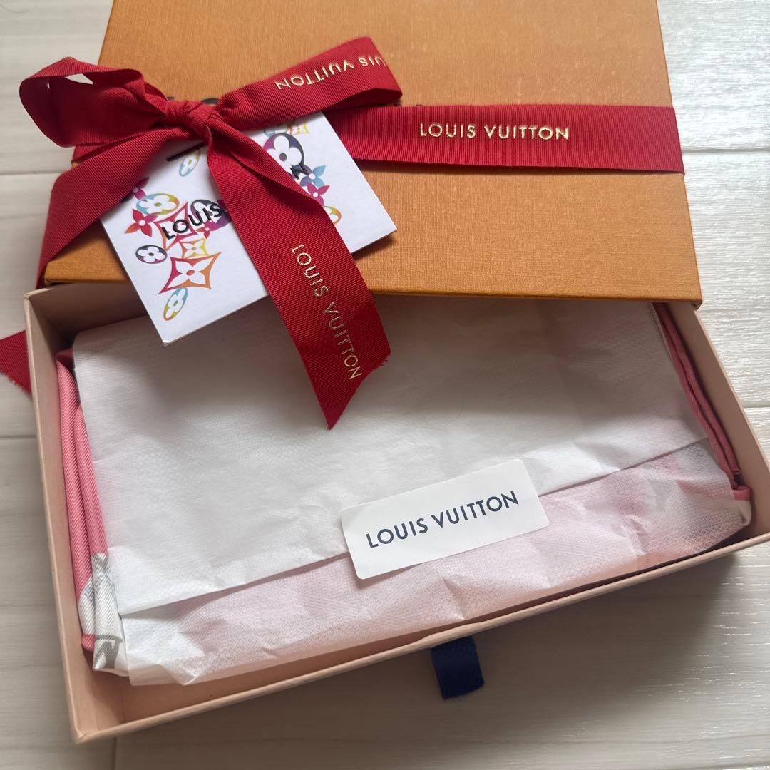 Louis Vuitton シルクハンカチ ピンク レッド