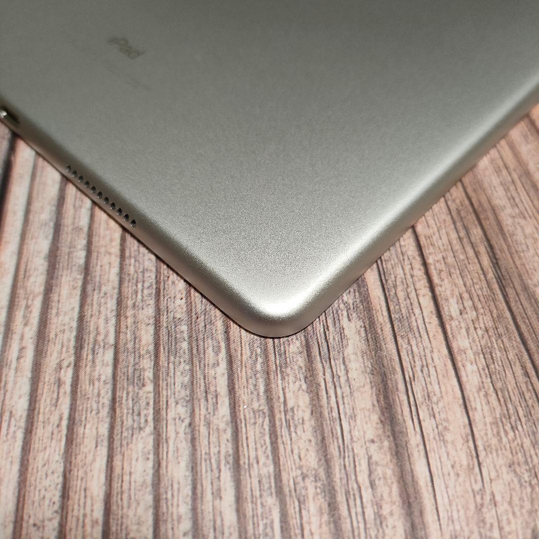 iPad Pro 10.5インチ シルバー SIMフリー 64GB 新品近い