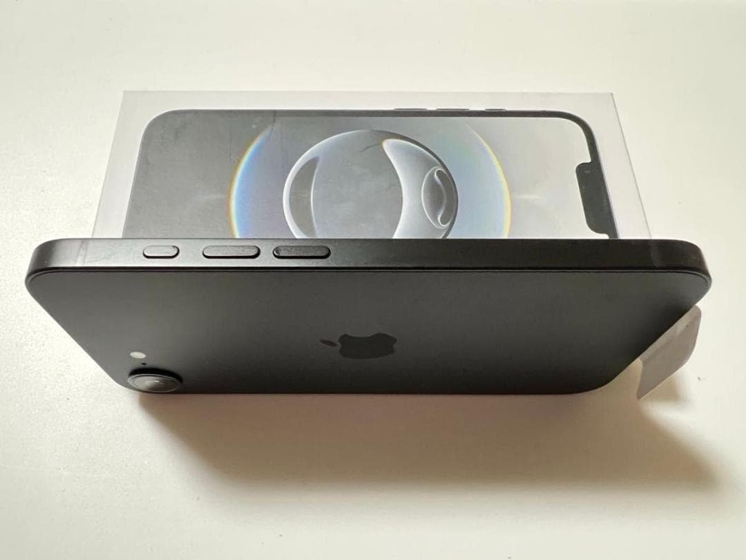 【BT100%美品】Apple iPhone 16e 128GB ブラックUS版