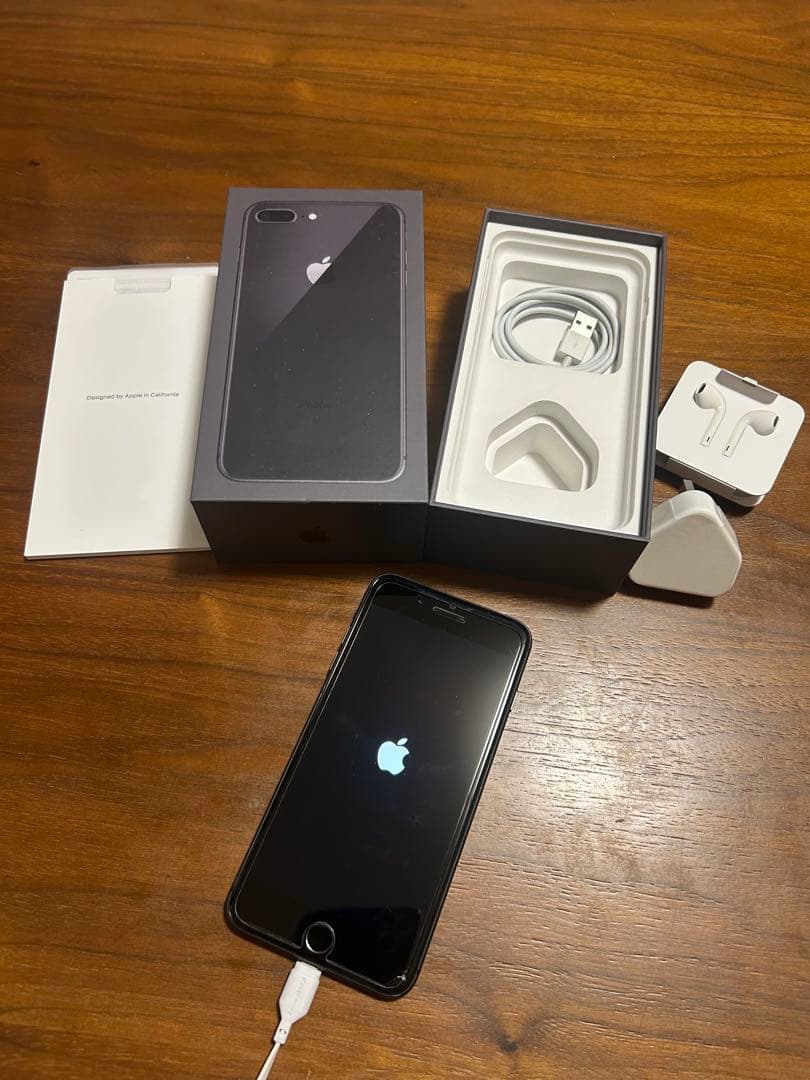 iPhone 8 Plus 海外版　Space Gray 256GB 美品