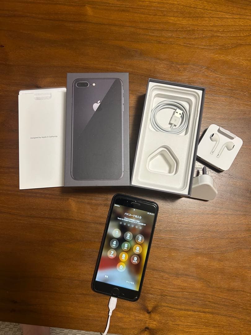 iPhone 8 Plus 海外版　Space Gray 256GB 美品