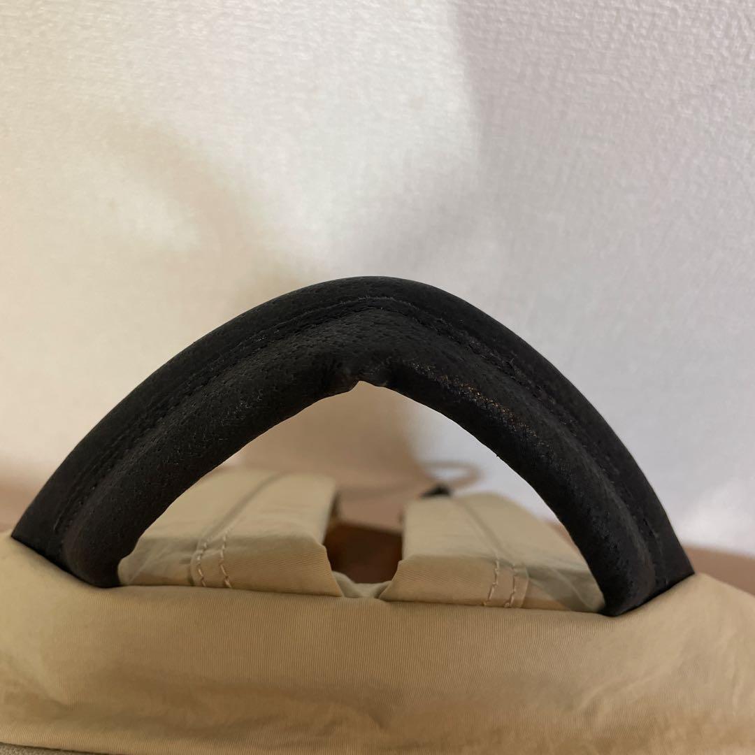 美品　ニジュウカノウ　ライトナイロンリュックS ライトベージュ