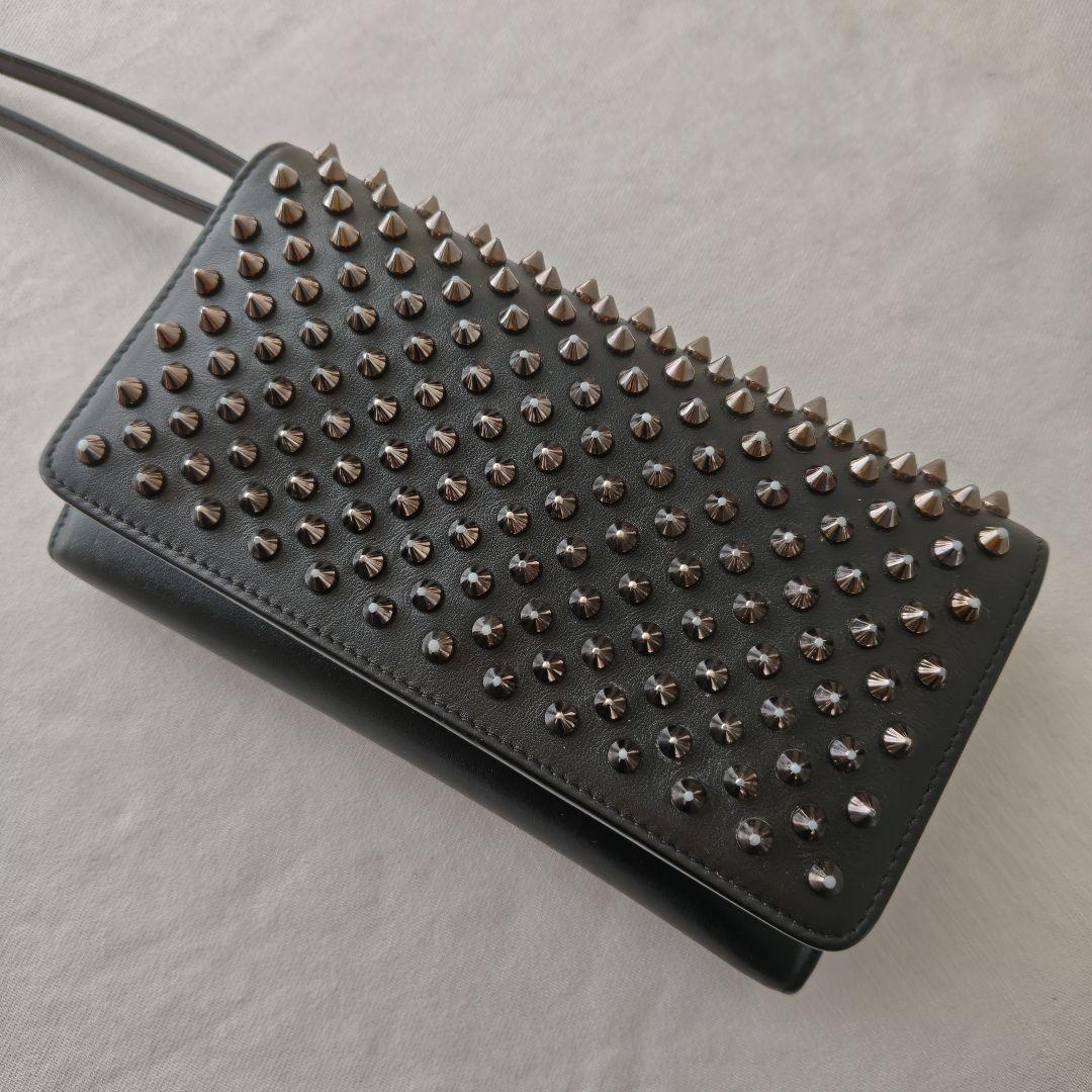 クリスチャンルブタン スタッズ マカロン フラップ 長財布 ブラック