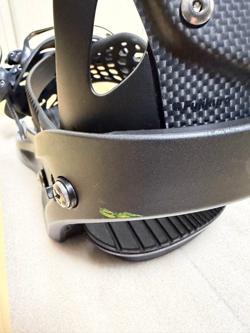 FLUX XV LTD（F7XVML）カーボンハイバック バインディング 傷あり