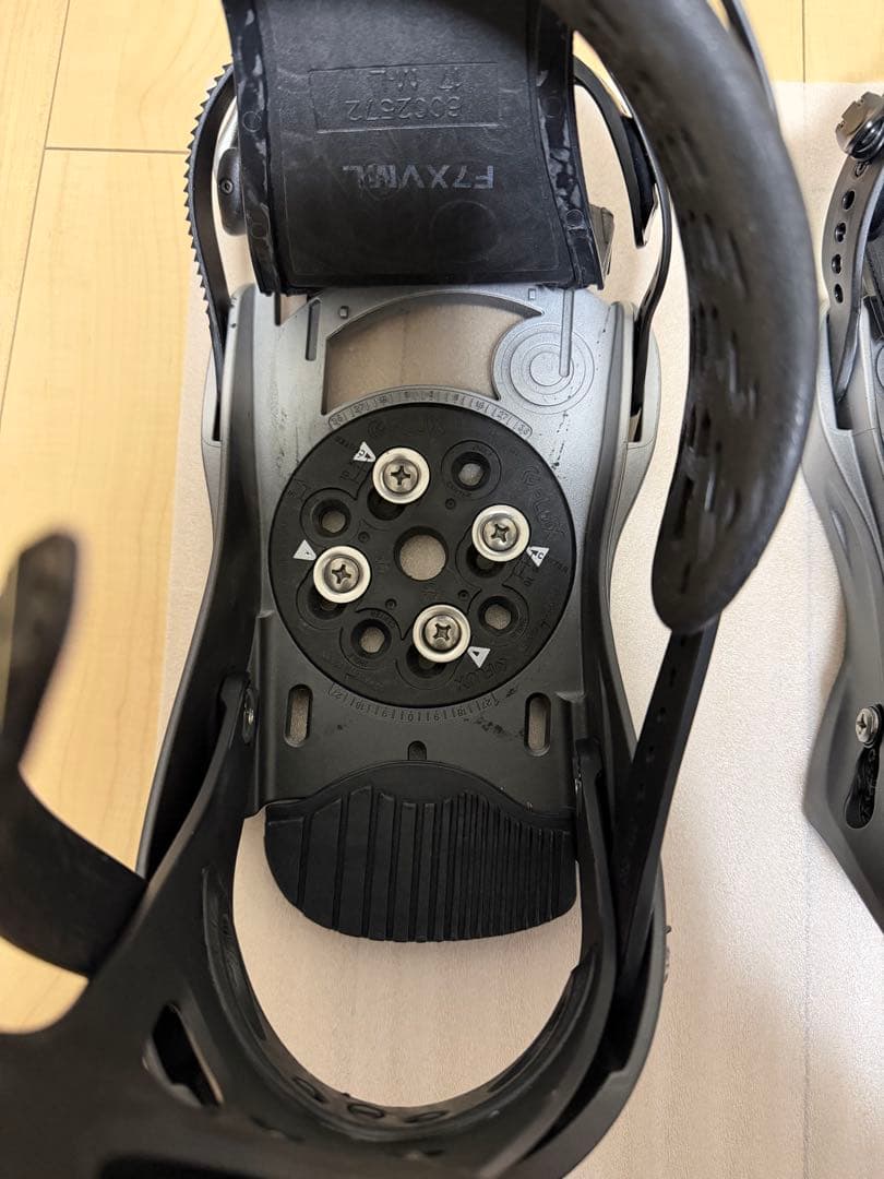 FLUX XV LTD（F7XVML）カーボンハイバック バインディング 傷あり