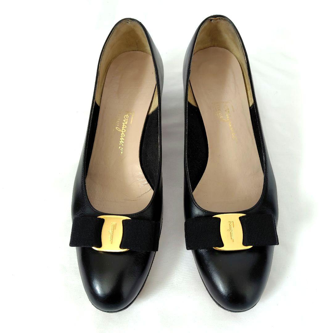 モデルサイズ☆良品❤フェラガモ【Ferragamo】ヴァラ パンプス 黒