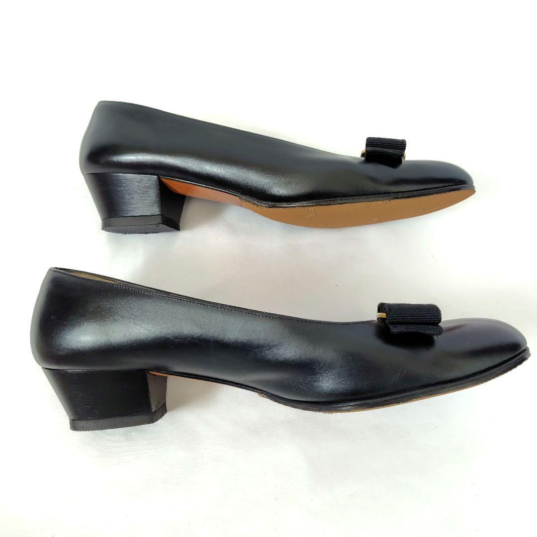 モデルサイズ☆良品❤フェラガモ【Ferragamo】ヴァラ パンプス 黒