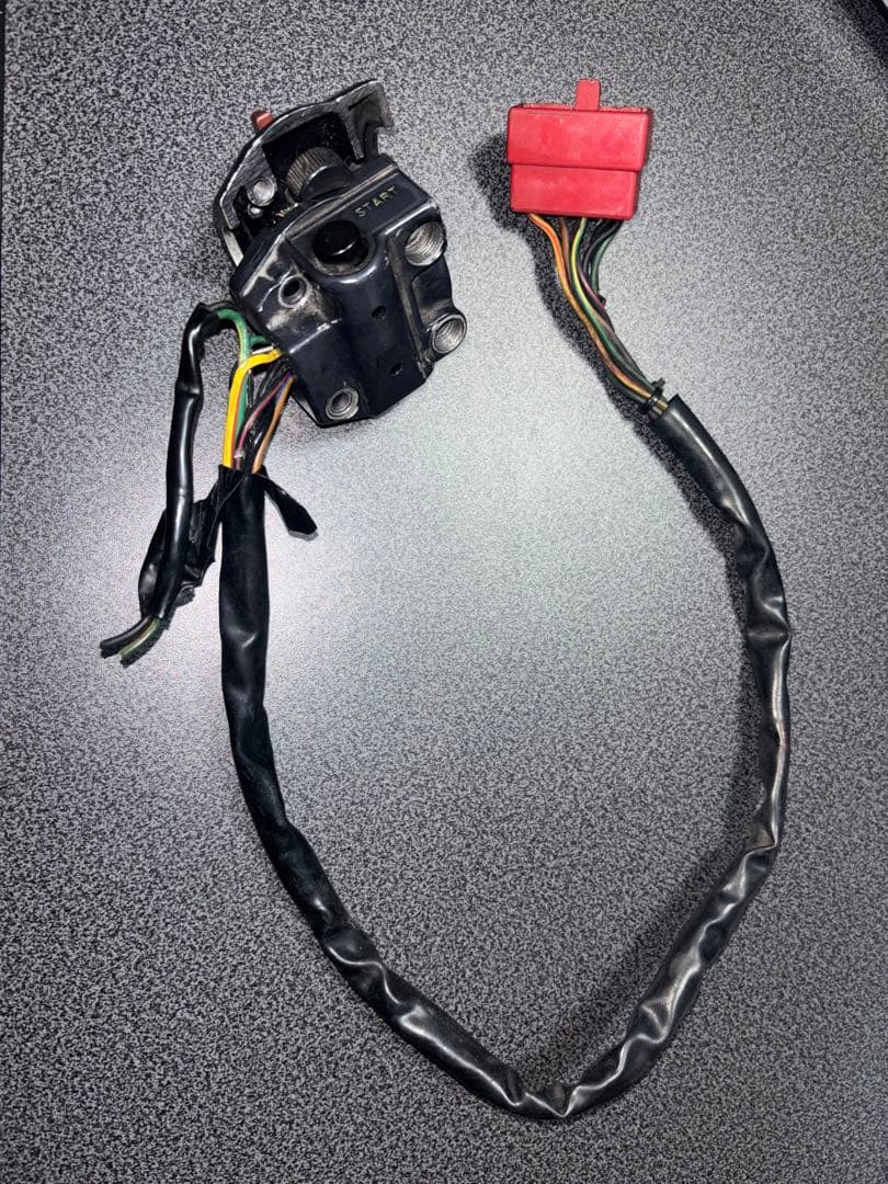 ホーク バブ CB250T 右スイッチボックス 程度良好 実働外し