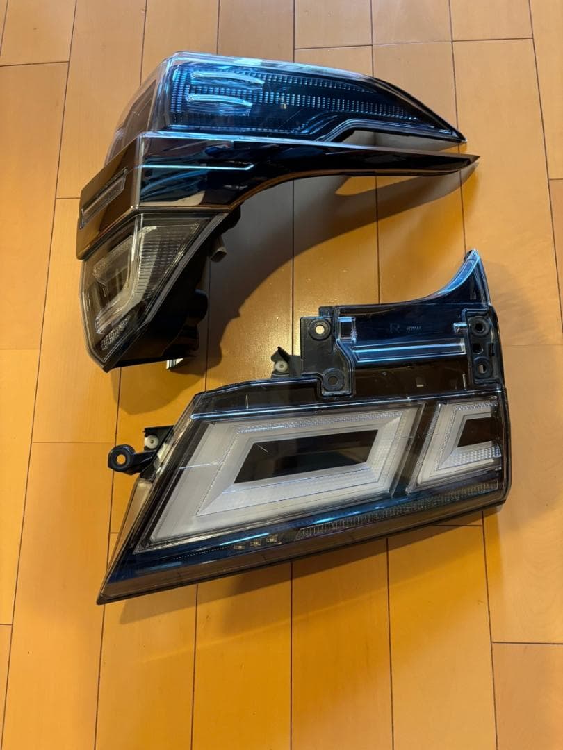 （Hana!!） ヴェルファイア30系後期純正通常テールランプ4点