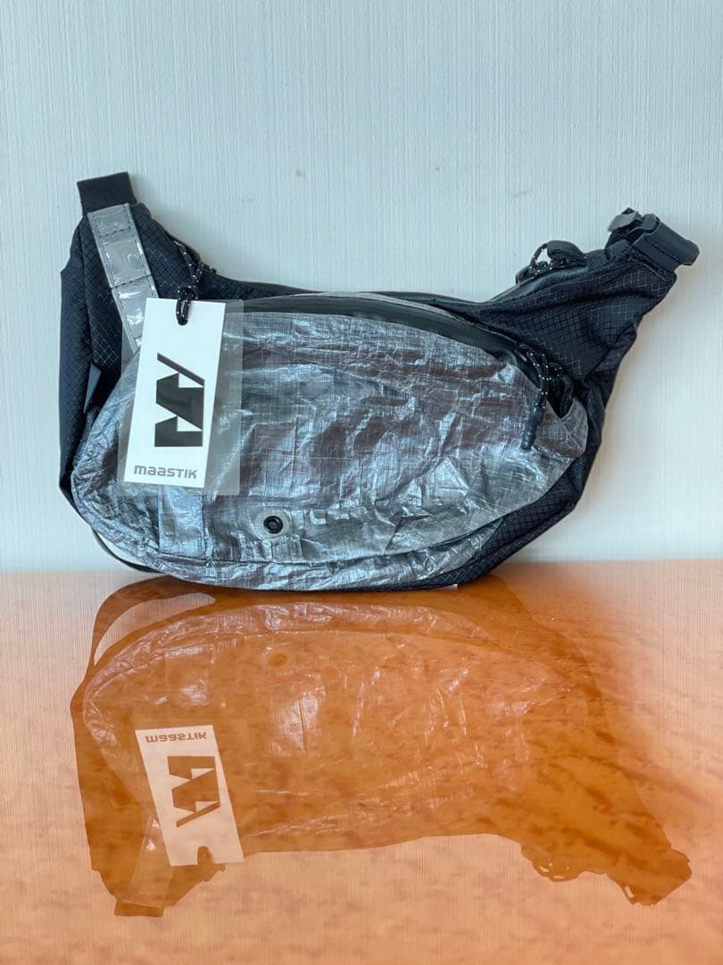 t*h様 maastik SLING BAG 新品 ショルダーバッグ スペースエ