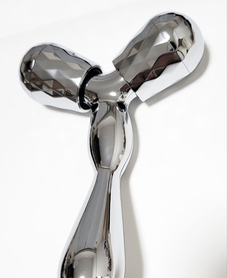 美顔ローラー　フェイスローラー　シェイプアップ