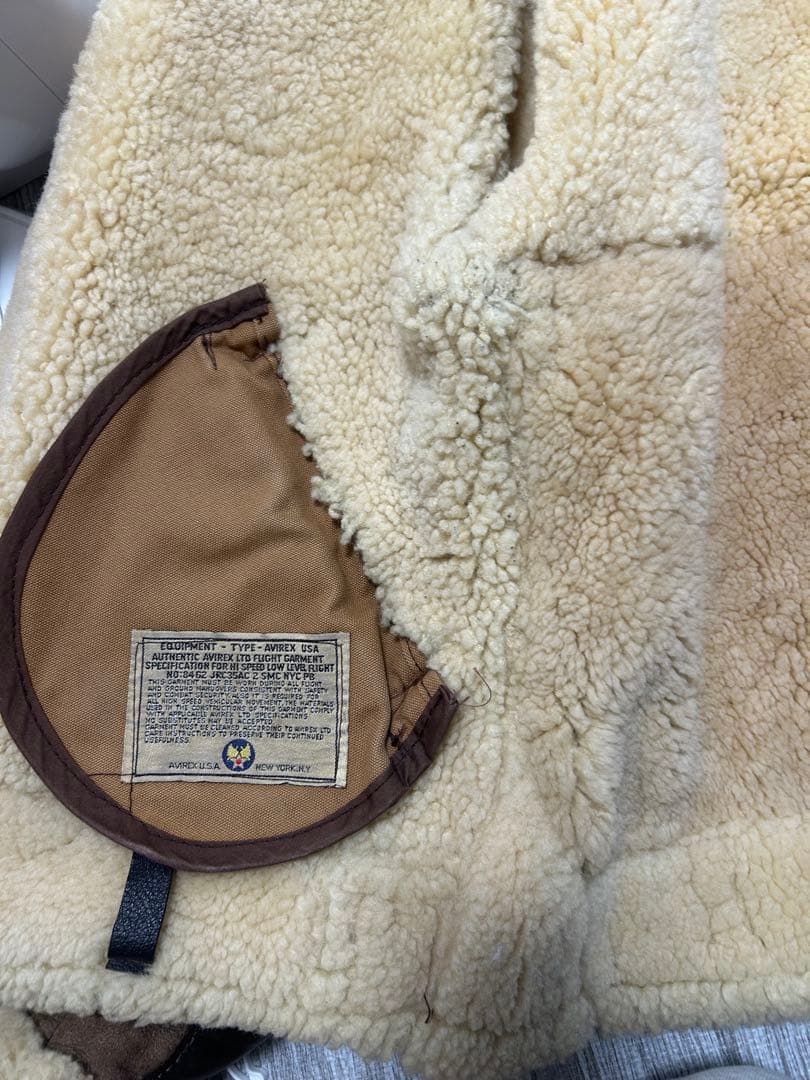AVIREX B3 サイズ USA AVIREX ムートン フライトジャケット