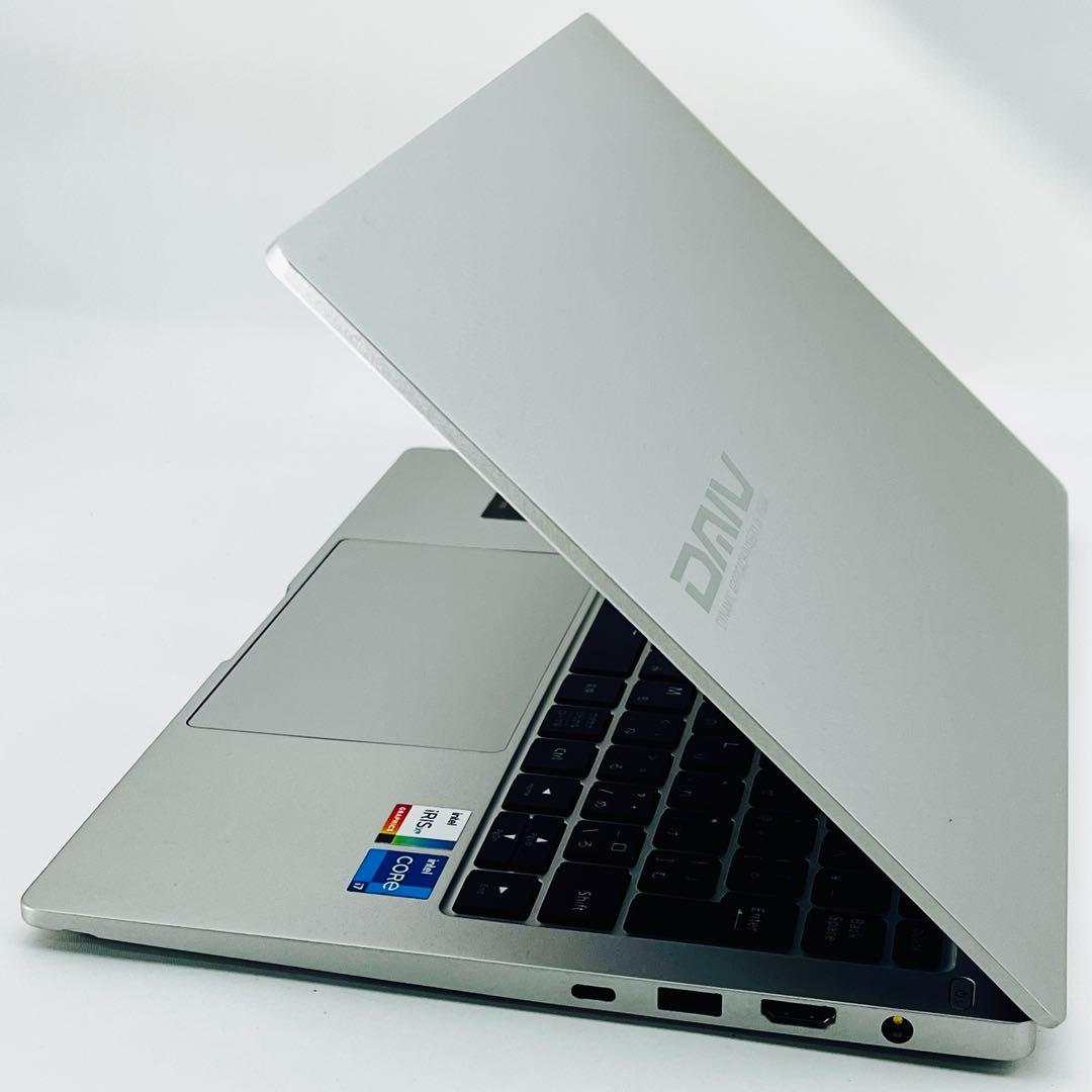 Core i7 13世代 クリエイター 32GB ノートパソコン Win11