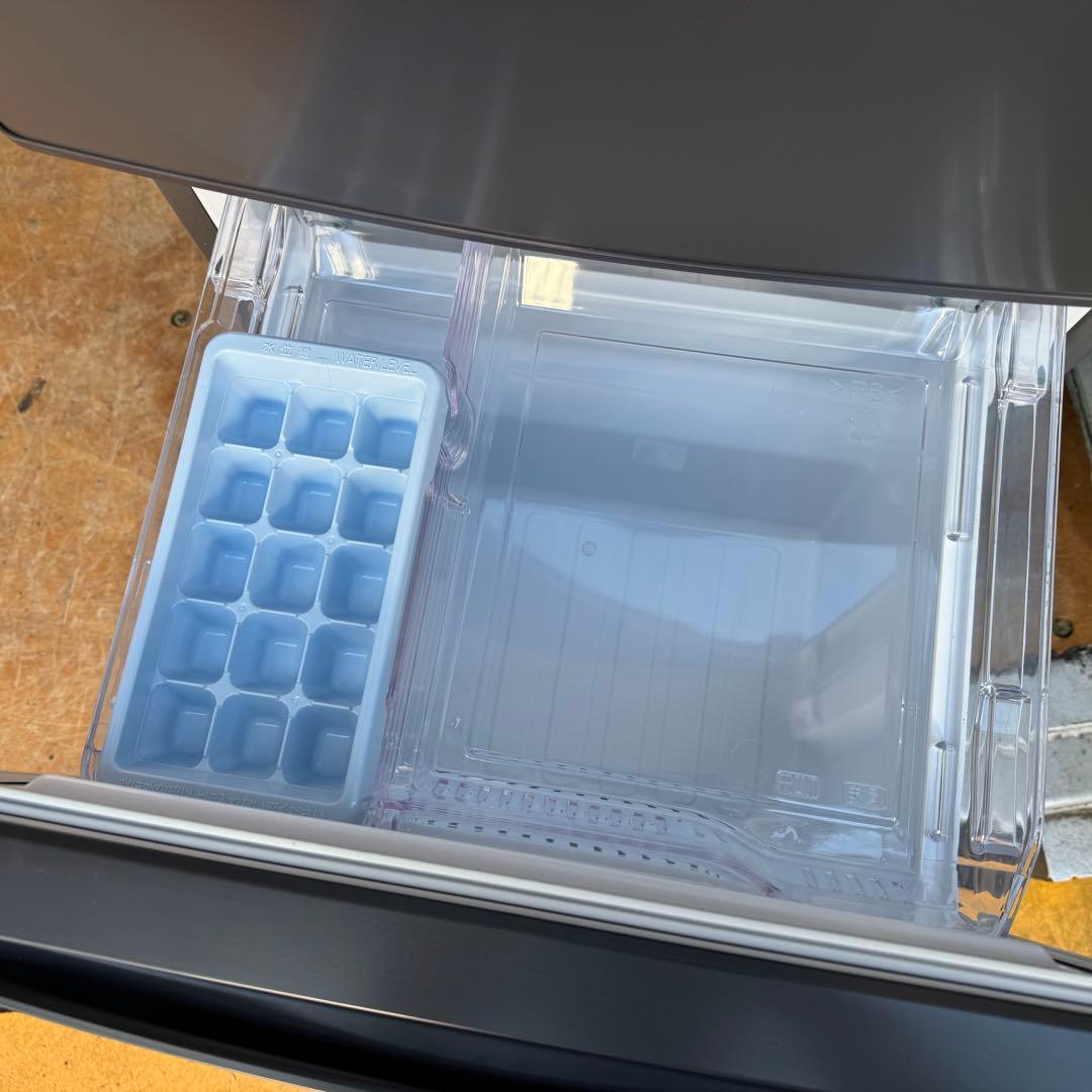 C7319★2024年製★展示品★未使用品★三菱　冷蔵庫　グレー　自動霜取り