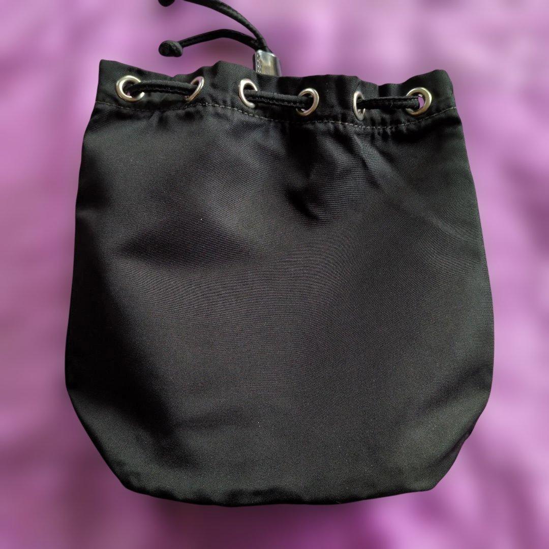 ♦️PRADA　プラダ♦️ 黒 ナイロン きんちゃくミニポーチ