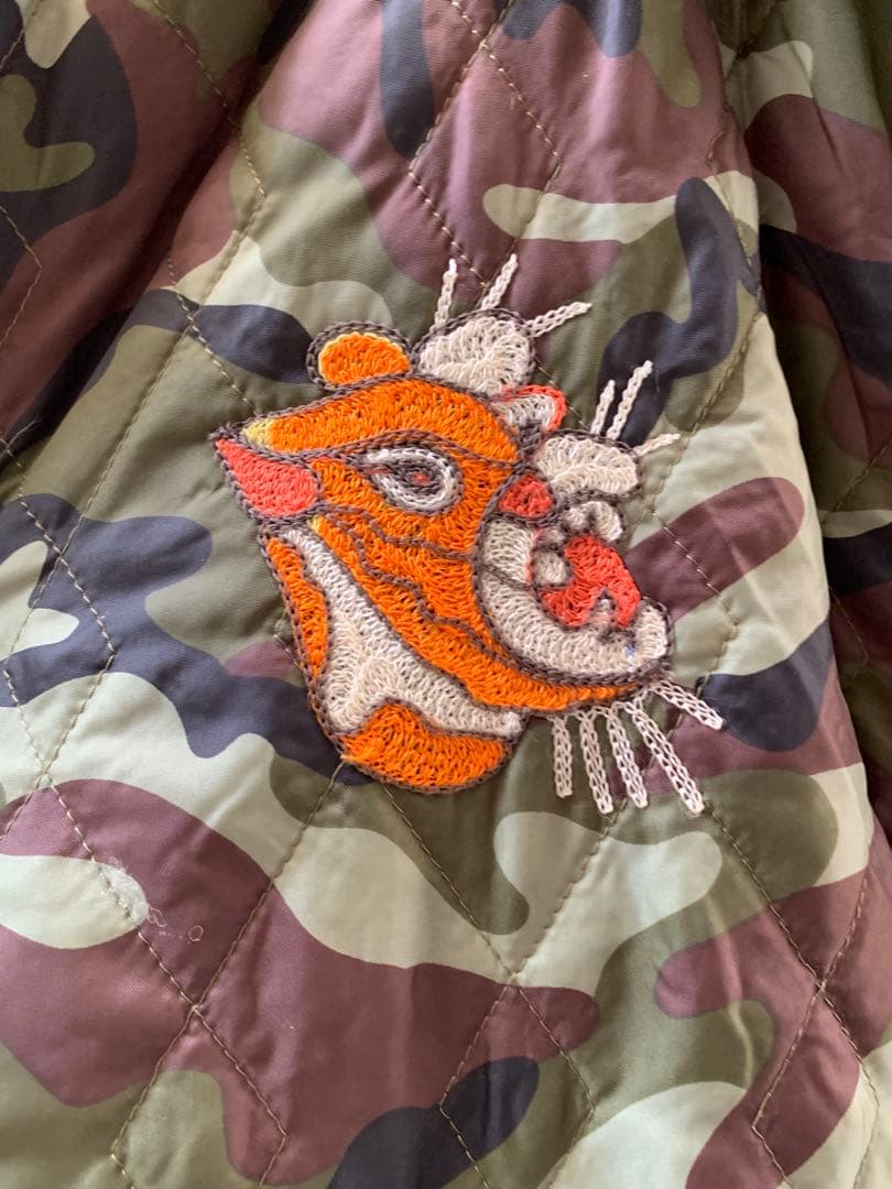 ドライボーンズ！リバーシブルベトジャン 刺繍