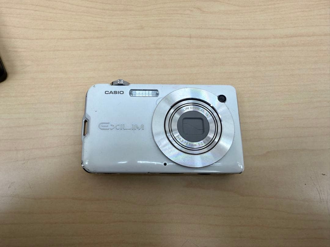SI313☆CASIO☆EXILIM EX-S10S☆カメラ☆ホワイト