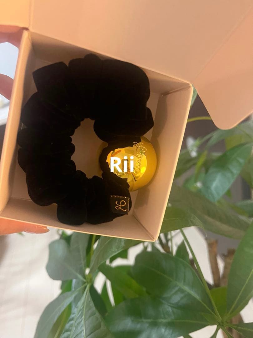 新品未使用　LOEM TOKYO シュシュ ブラック