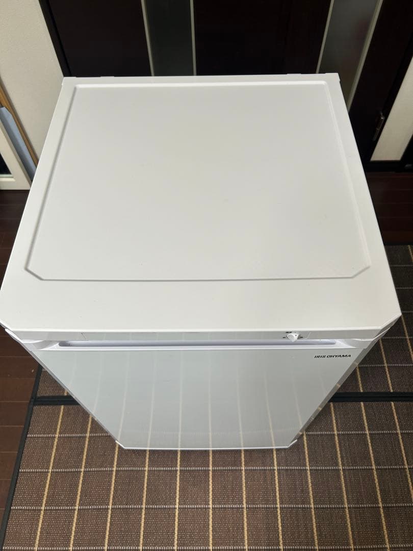 美品アイリスオーヤマ 冷凍庫 85L ホワイト IUSD-9B-W 2022年製