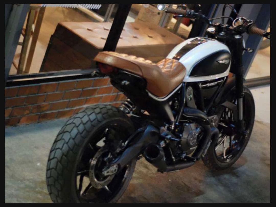 Ducati スクランブラー シート