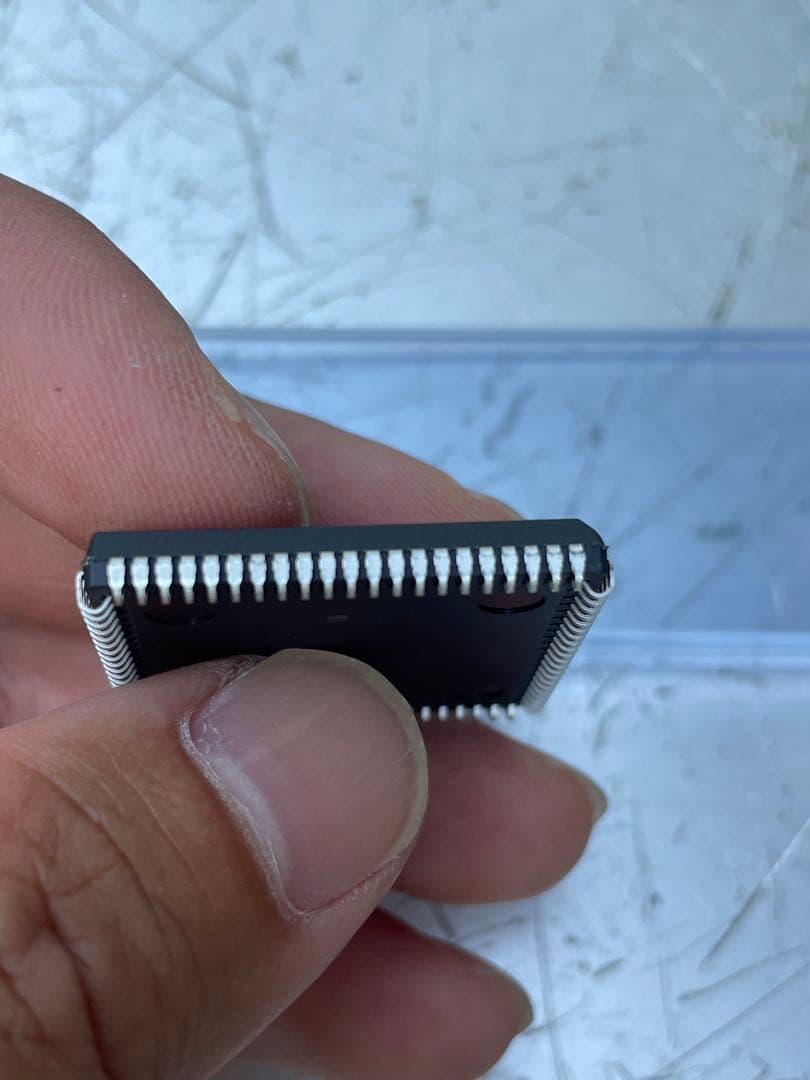 K61。RENESAS(50個)HD6473337CP16V新品同様未使用