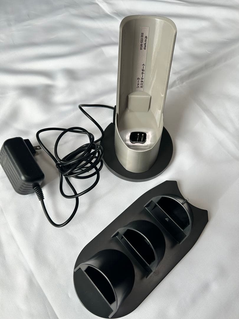 Shark シャーク エボパワーEX 充電式ハンディクリーナー　 スタンド付き