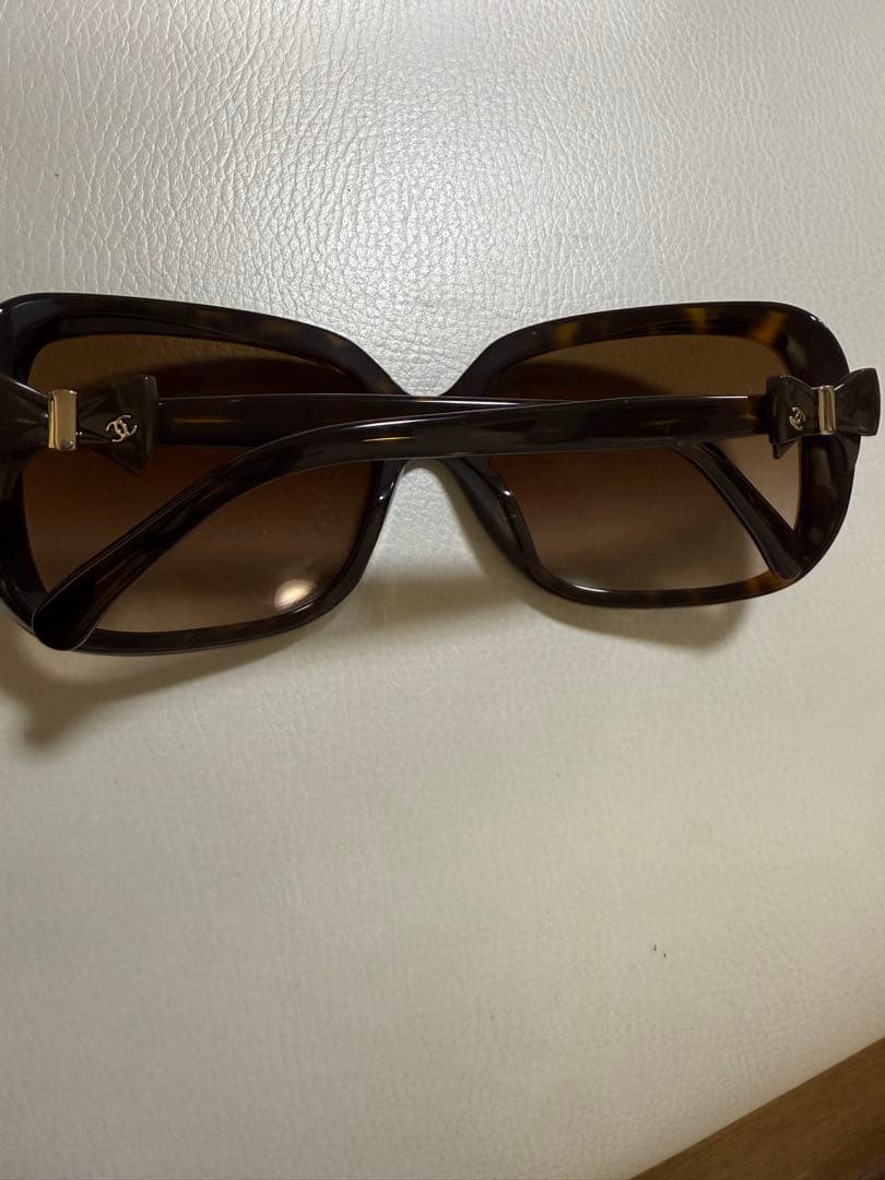 CHANEL サングラス　リボン　ブラウン