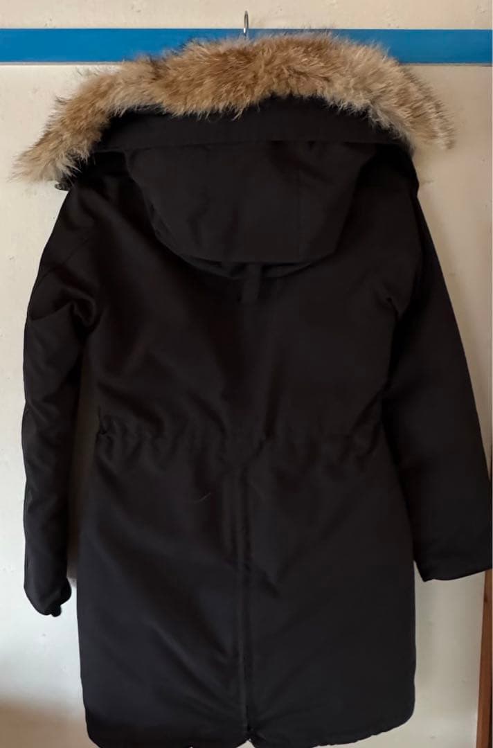 カナダグース 黒 ファー付きダウンジャケット