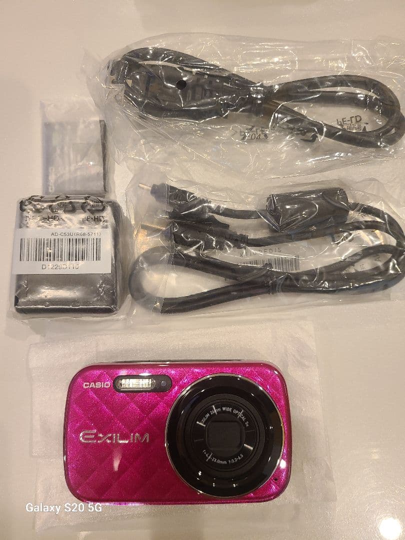 未使用　保管品　CASIO EXILIM コンパクトデジタルカメラ ピンク!
