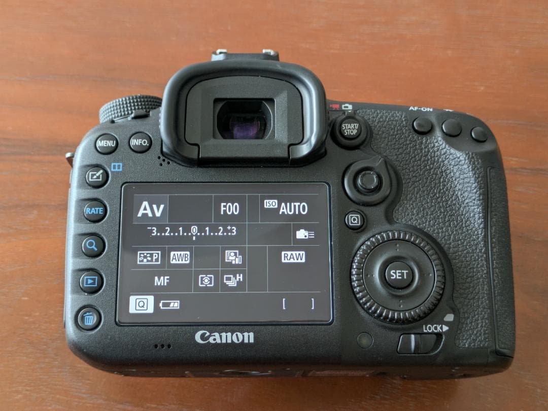 Canon キャノン EOS 7D Mark2 ボディ オリジナルジャケット付