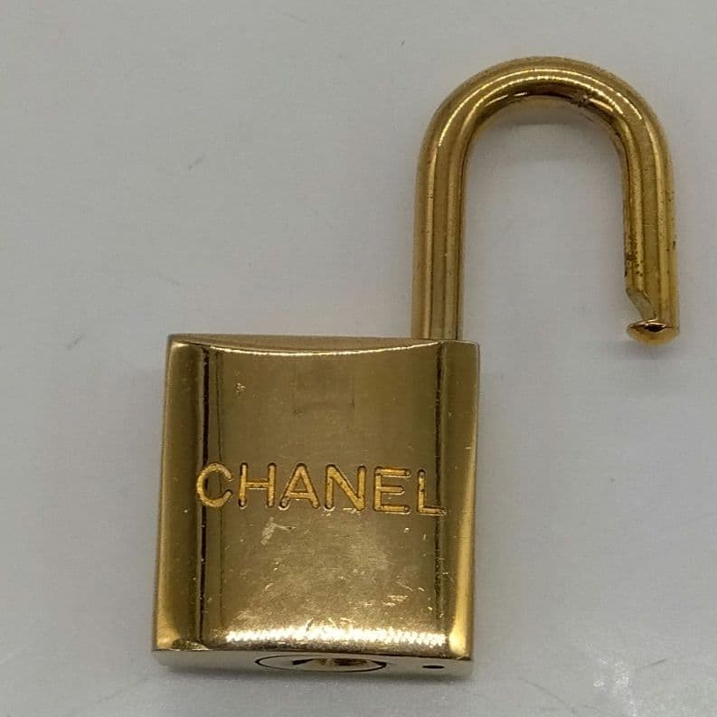 HZ4 シャネル ココマーク カデナ キー2本付き パドロック 南京錠