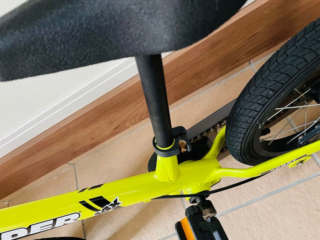 ストライダー 限定STRIDER 14X ライムイエロー スタンド＆空気入付き