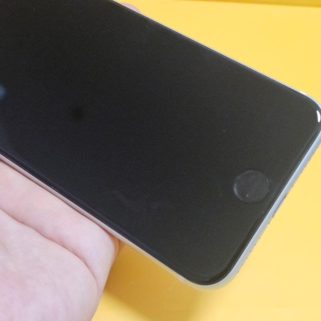 iPhone SE2 64GB｜24時間以内発送#704