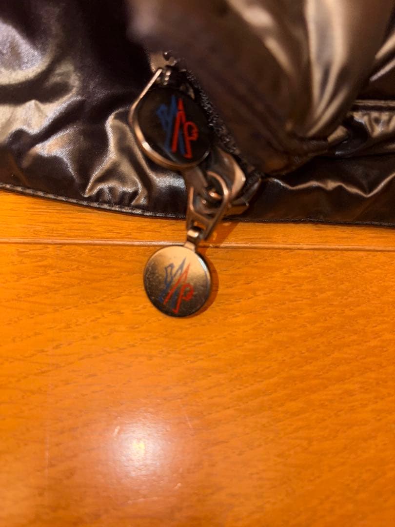 モンクレール　TIB　ティブ　ダウンベスト　ロゴワッペン　1