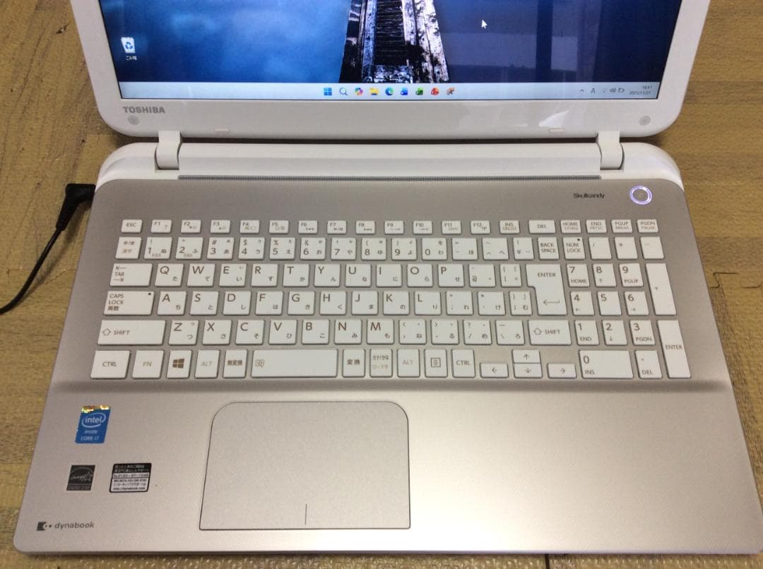 東芝ノートPC　Win11 Corei7 16G SSD256G Office