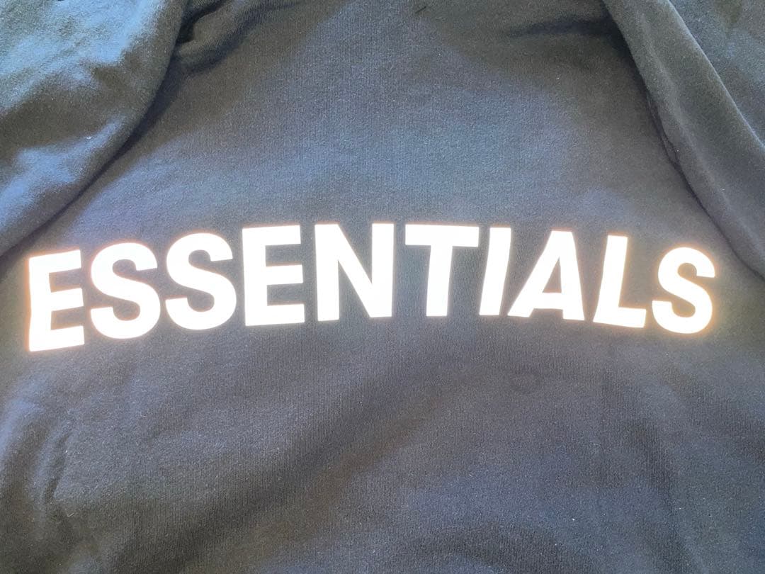 ESSENTIALS フード付きパーカー ブラック