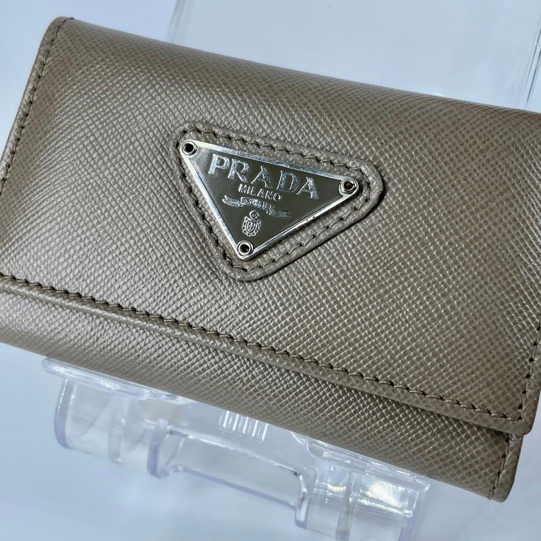 PRADA プラダ 6P レザー グレージュ キーケース　サフィアーノ　男女兼用