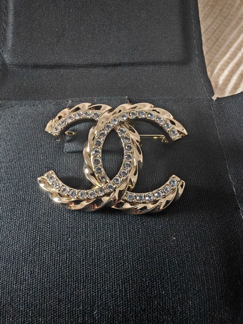 ★CCマーク★ ゴールド クリスタル ブローチ